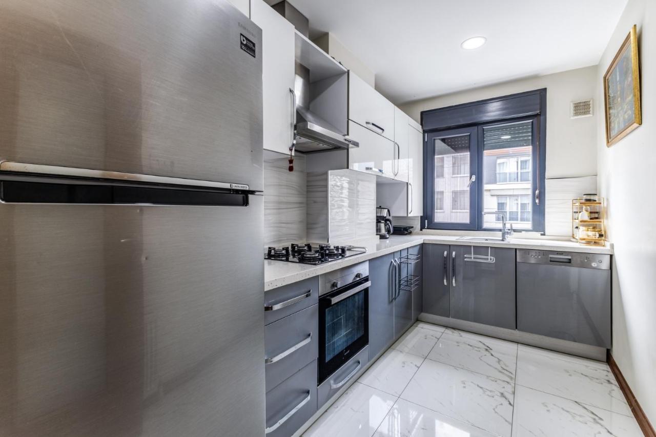 Spacious Flat Near Bagdat Avenue In Suadiye Leilighet Istanbul Eksteriør bilde