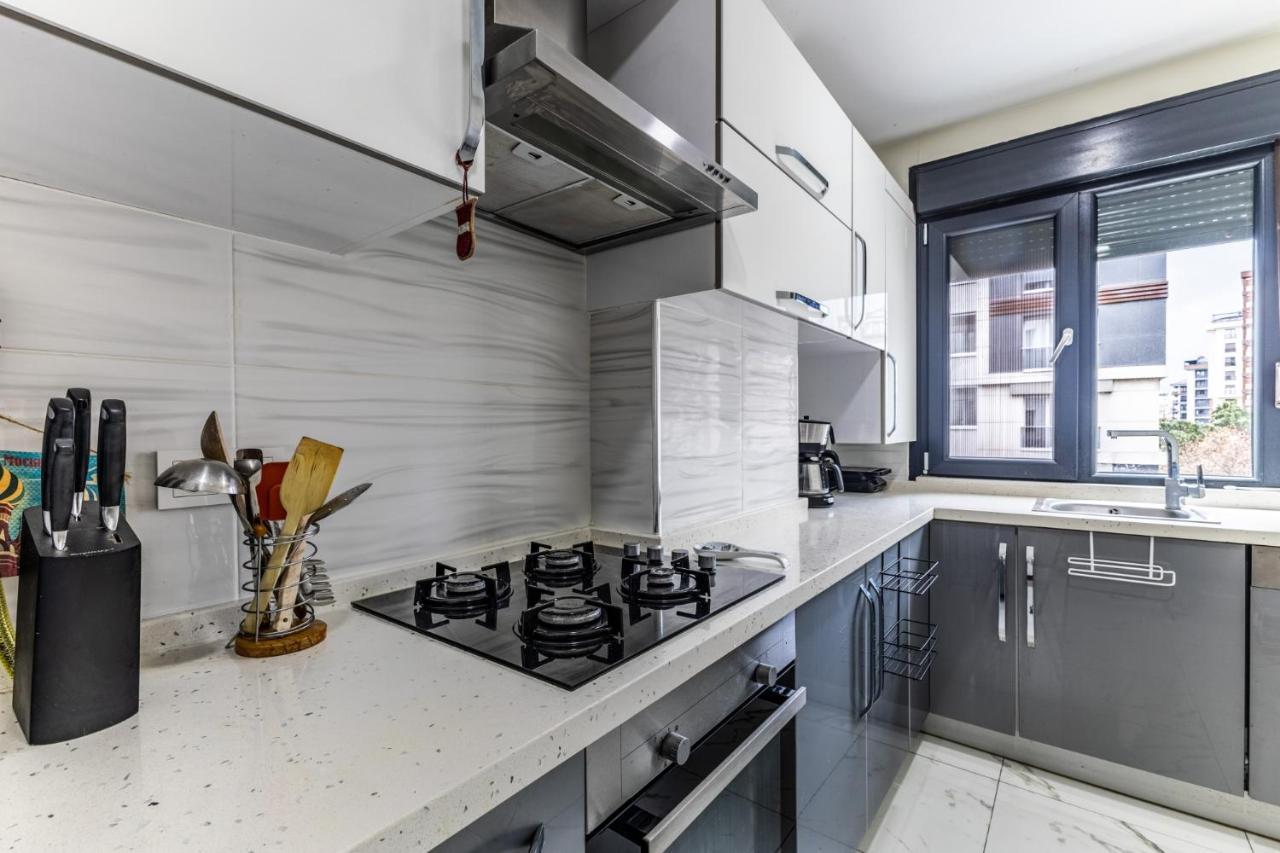 Spacious Flat Near Bagdat Avenue In Suadiye Leilighet Istanbul Eksteriør bilde
