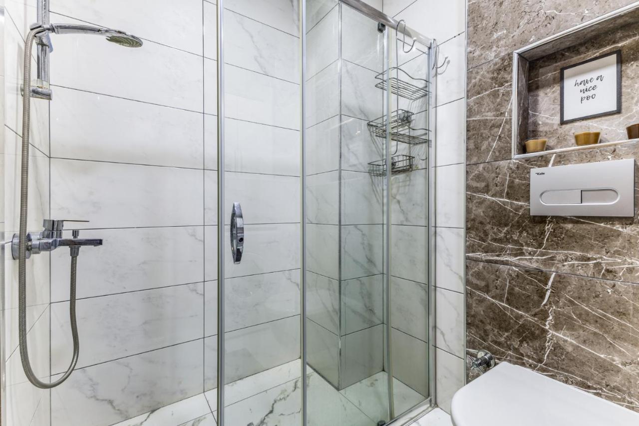 Spacious Flat Near Bagdat Avenue In Suadiye Leilighet Istanbul Eksteriør bilde